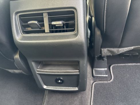 Used 2024 Ford Edge SEL w/ Class II Trailer Tow Package image 8