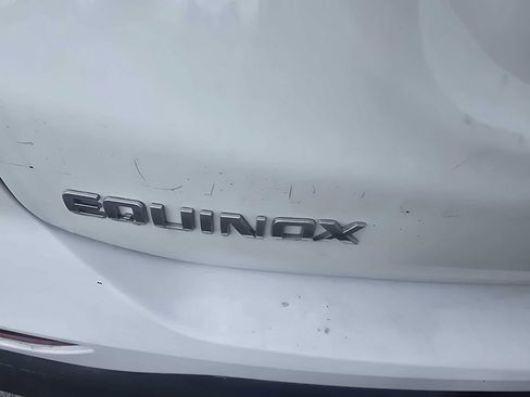 Used 2021 Chevrolet Equinox LS w/ LS Convenience Package AWD/4WD image 15