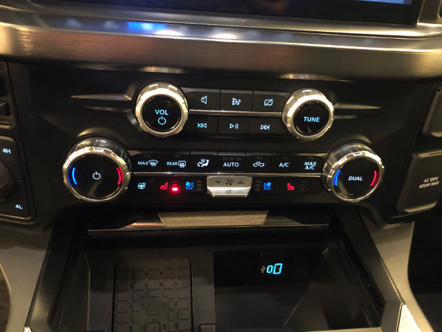 Used 2024 Ford F250 Lariat w/ Lariat Ultimate Package AWD/4WD image 26