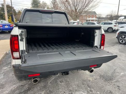 Used 2025 Honda Ridgeline Black Edition image 16