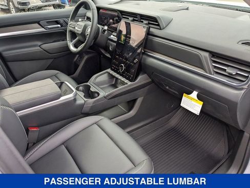 New 2026 GMC Terrain Denali w/ LPO, Floor Liner Package image 37