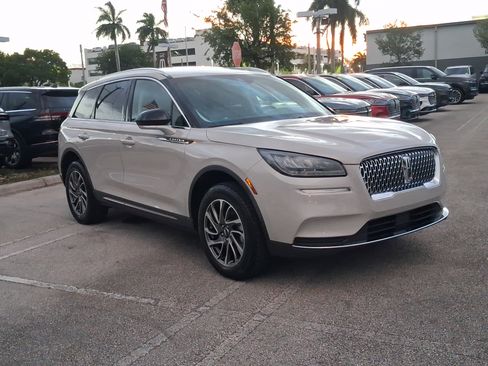 Used 2022 Lincoln Corsair FWD image 1