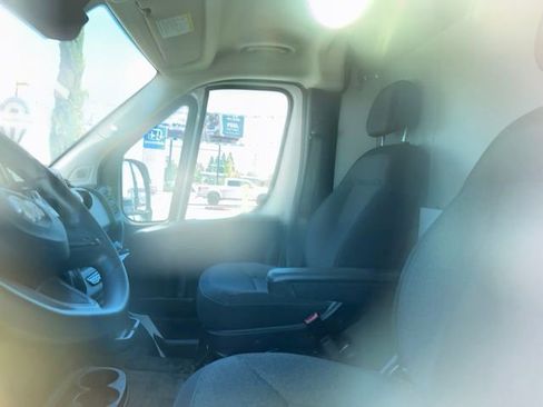 Used 2023 RAM ProMaster 2500 FWD image 4