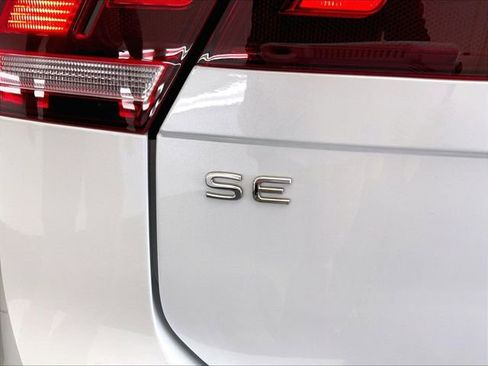 Certified 2023 Volkswagen Tiguan SE R-Line AWD/4WD image 18