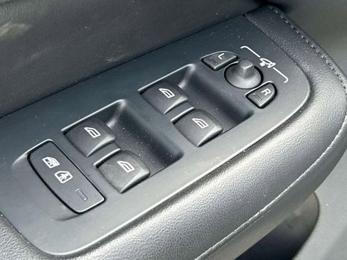 Certified 2023 Volvo S60 B5 Plus w/ Climate Package AWD/4WD image 19