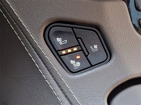 Used 2017 GMC Yukon Denali image 26