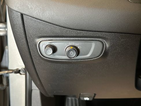 Used 2018 Chevrolet Equinox LT AWD/4WD image 18