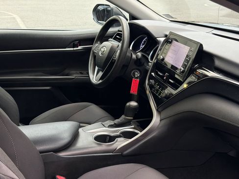 Used 2021 Toyota Camry LE FWD image 7