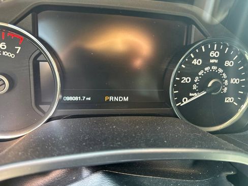 Used 2018 Ford F150 Lariat w/ Equipment Group 502A Luxury AWD/4WD image 9