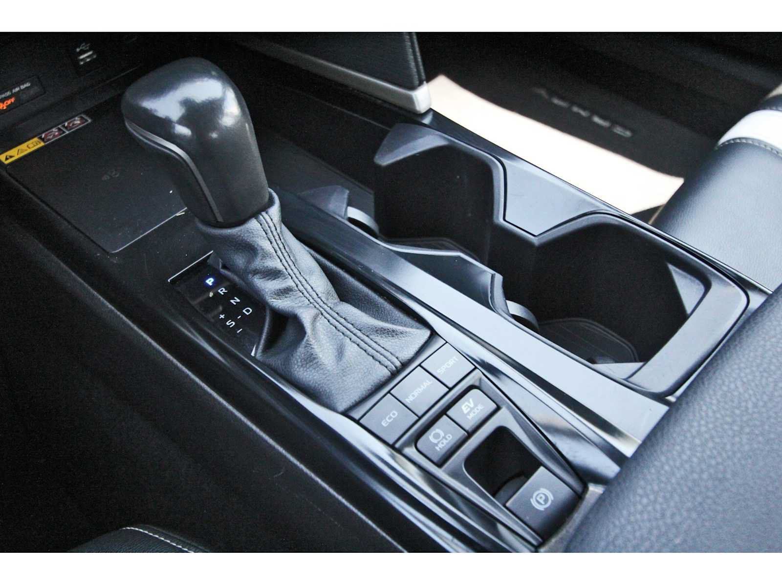 Used 2025 Toyota Camry SE FWD image 26