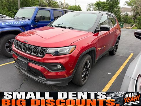 Used 2024 Jeep Compass Latitude w/ Altitude Special Edition AWD/4WD image 1