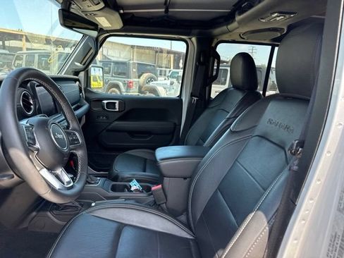 Used 2023 Jeep Wrangler Unlimited Sahara w/ Cold Weather Group AWD/4WD image 9