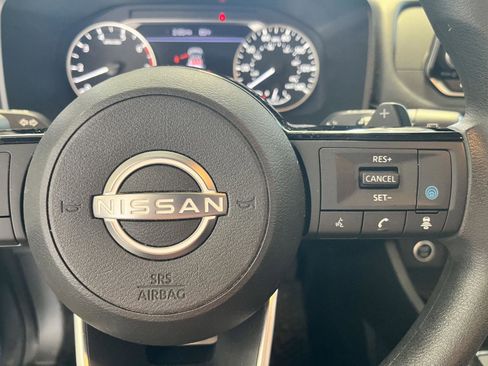 Used 2023 Nissan Rogue SV AWD/4WD image 25