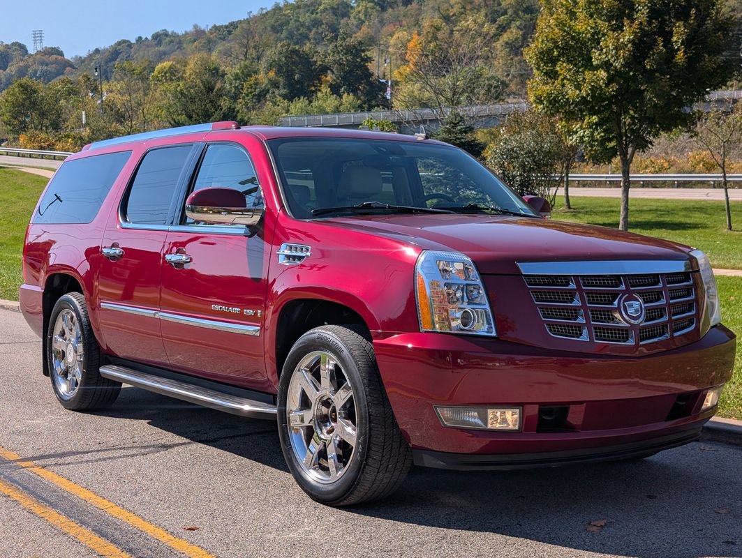 Used 2008 Cadillac Escalade ESV AWD image 2