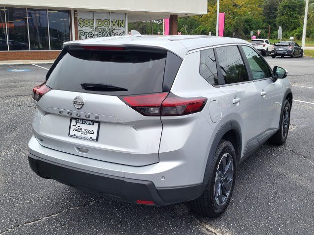 Used 2025 Nissan Rogue SV FWD image 2