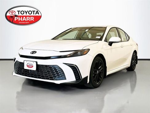 New 2026 Toyota Camry SE FWD image 1