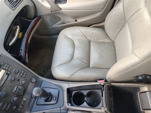Used 2002 Volvo S60 2.4T image 32