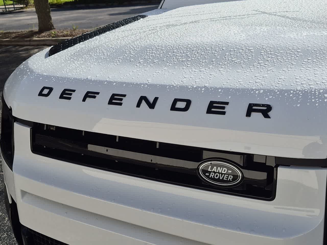 New 2026 Land Rover Defender 110 X-Dynamic SE AWD/4WD image 13