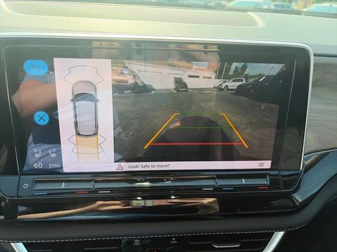 Used 2026 Volkswagen Atlas SE AWD/4WD image 19