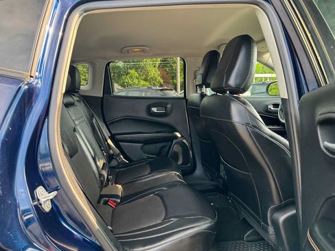 Used 2018 Jeep Compass Latitude w/ Popular Equipment Group AWD/4WD image 11