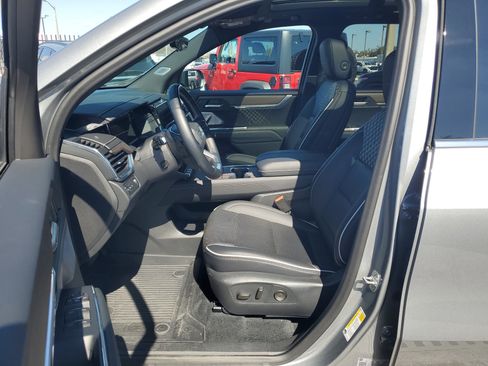 Used 2024 GMC Acadia Denali w/ Super Cruise Package image 15