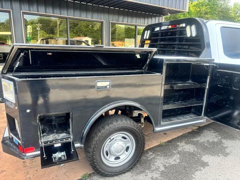 Used 2022 Ford F250 XL w/ Power Equipment Group image 22