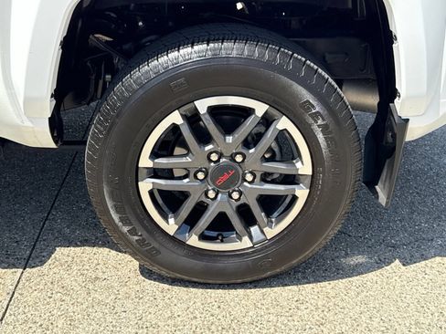 Used 2024 Toyota Tacoma TRD Sport AWD/4WD image 16