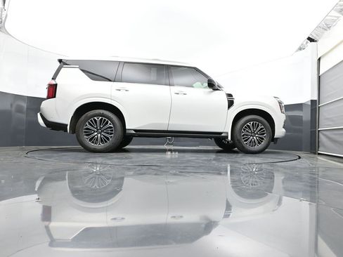New 2026 Nissan Armada SL w/ Captain's Chari Seat Package AWD/4WD image 24