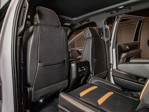 Used 2023 GMC Yukon XL AT4 image 21