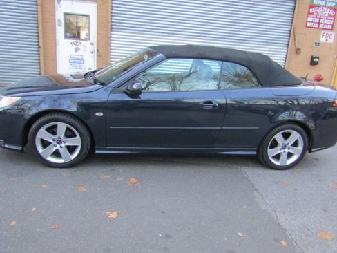 Used 2010 Saab 9-3 2.0T w/ Comfort Package image 2