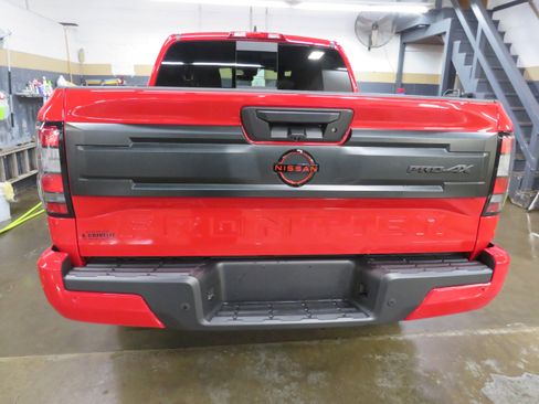 Used 2025 Nissan Frontier PRO-4X image 5