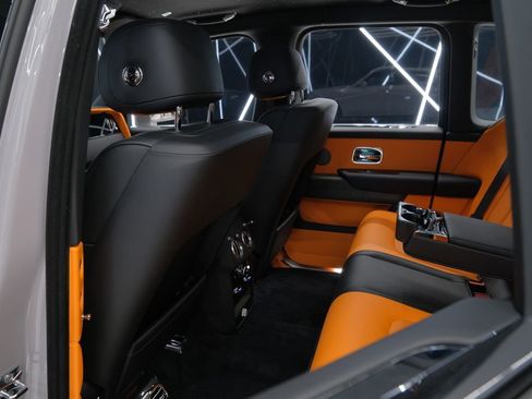 Used 2026 Rolls-Royce Cullinan AWD/4WD image 32