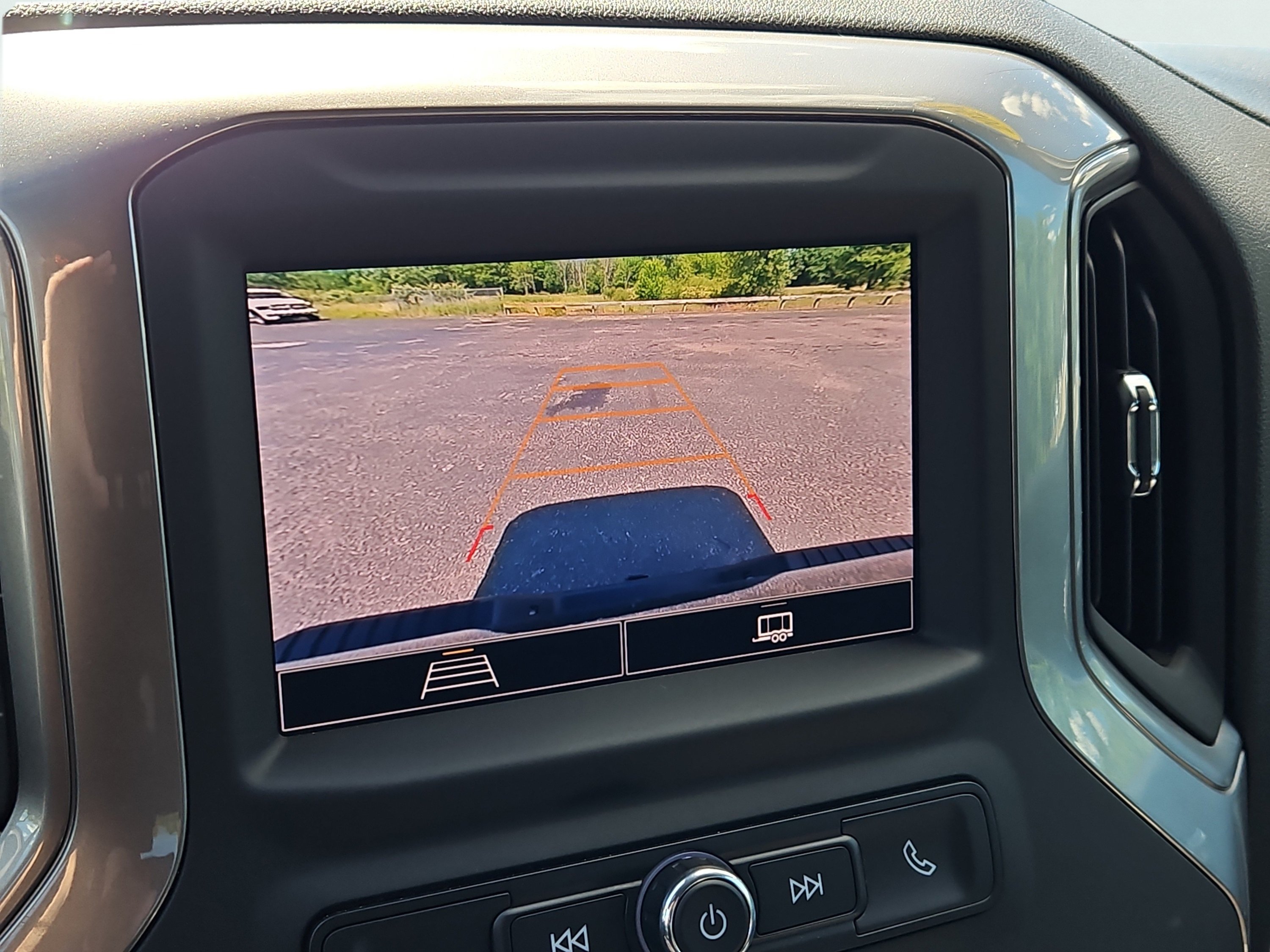 Used 2024 Chevrolet Silverado 2500 Custom AWD/4WD image 9