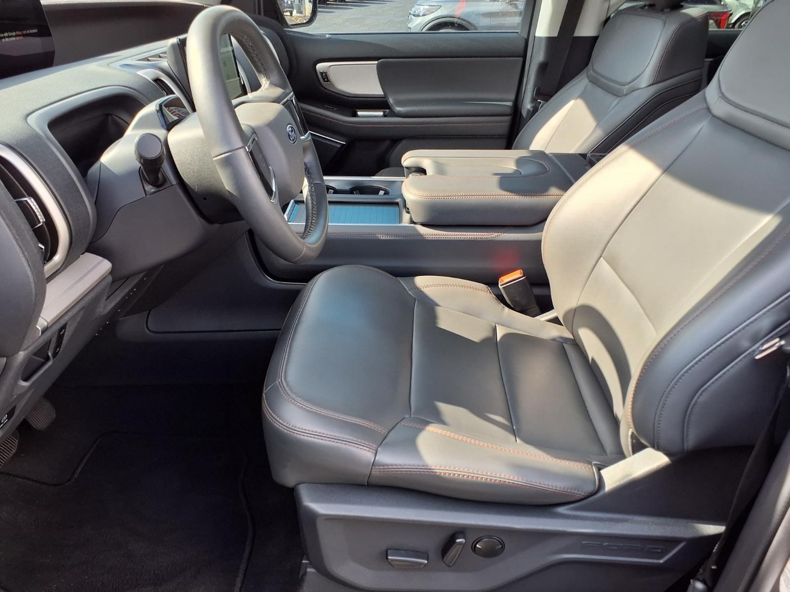 Used 2025 Ford Expedition Max Active RWD image 14