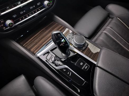 Used 2021 BMW 540i RWD image 18