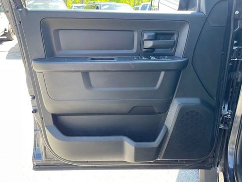 Used 2018 RAM 1500 Express AWD/4WD image 9