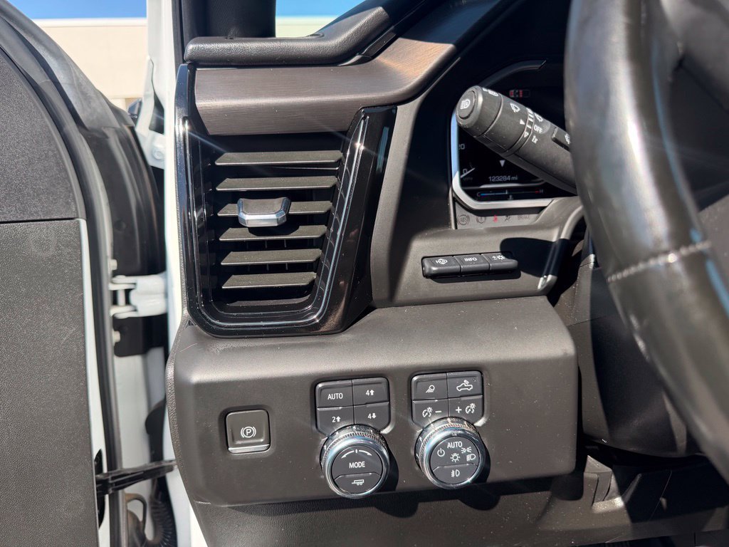 Used 2024 GMC Sierra 2500 AT4 w/ AT4 Premium Plus Package AWD/4WD image 25