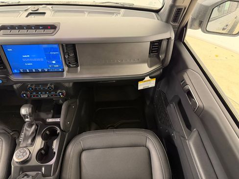 New 2026 Ford Bronco Badlands w/ Sasquatch Package AWD/4WD image 22