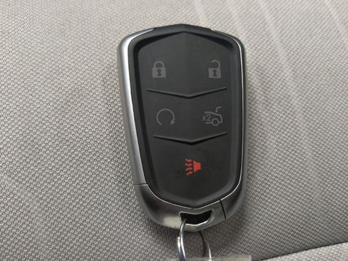 Used 2021 Chevrolet Trax LT w/ LT Convenience Package FWD image 32
