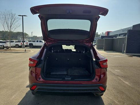 Used 2024 Chevrolet Trax RS image 16