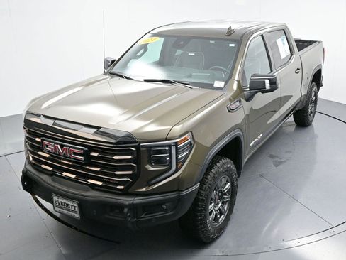 Used 2024 GMC Sierra 1500 AT4X image 41