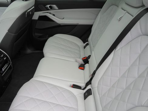 Certified 2025 BMW X7 xDrive40i AWD/4WD image 34