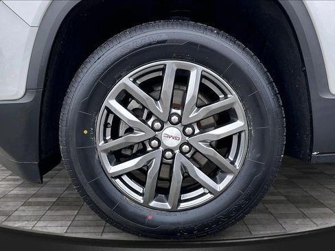 Used 2017 GMC Acadia SLT image 8