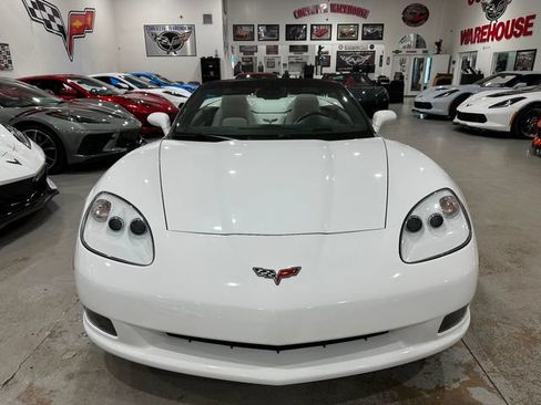 Used 2011 Chevrolet Corvette Convertible w/ Preferred Equipment Group RWD image 16