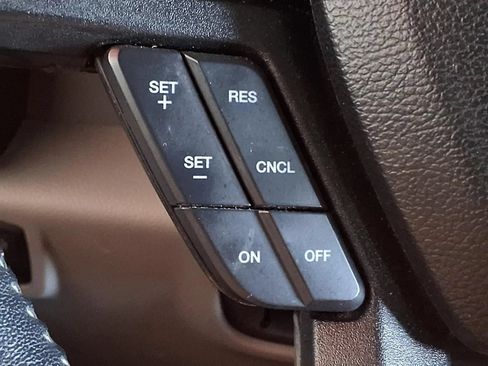 Used 2017 Ford F150 XLT w/ Equipment Group 302A Luxury AWD/4WD image 28