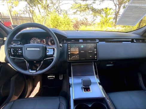 Used 2026 Land Rover Range Rover Velar Dynamic SE image 15