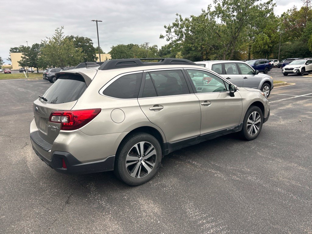 Used 2019 Subaru Outback 3.6R Limited AWD/4WD image 3