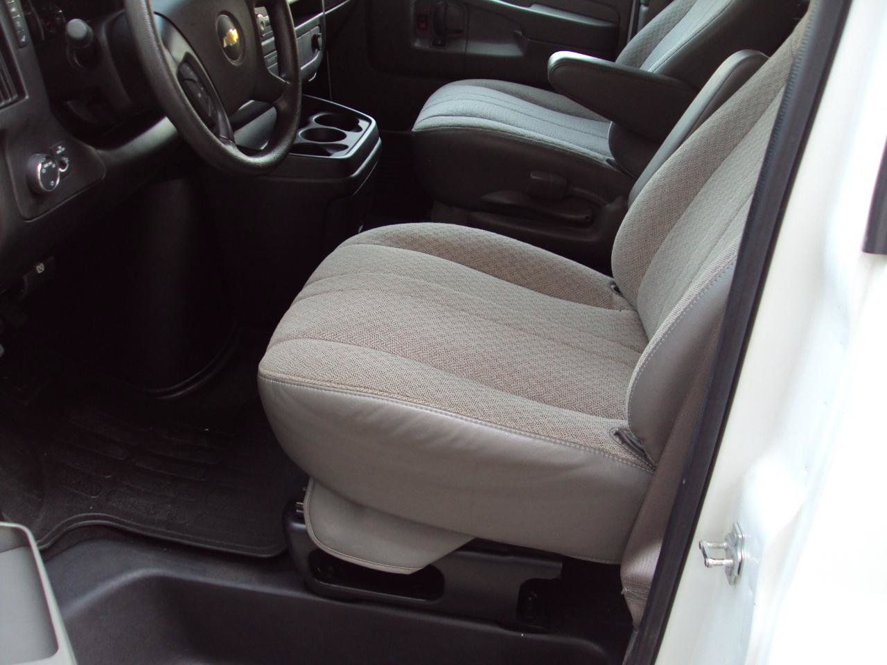 Used 2013 Chevrolet Express 1500 LT w/ LT Preferred Equipment Group AWD/4WD image 16