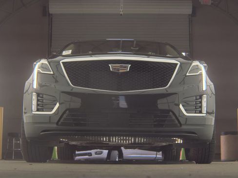 Used 2022 Cadillac XT5 Sportv w/ Platinum Package AWD/4WD image 3