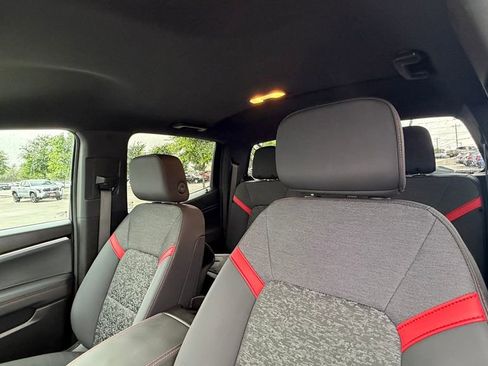 Used 2024 Chevrolet Colorado Z71 w/ Z71 Convenience Package 2 image 21